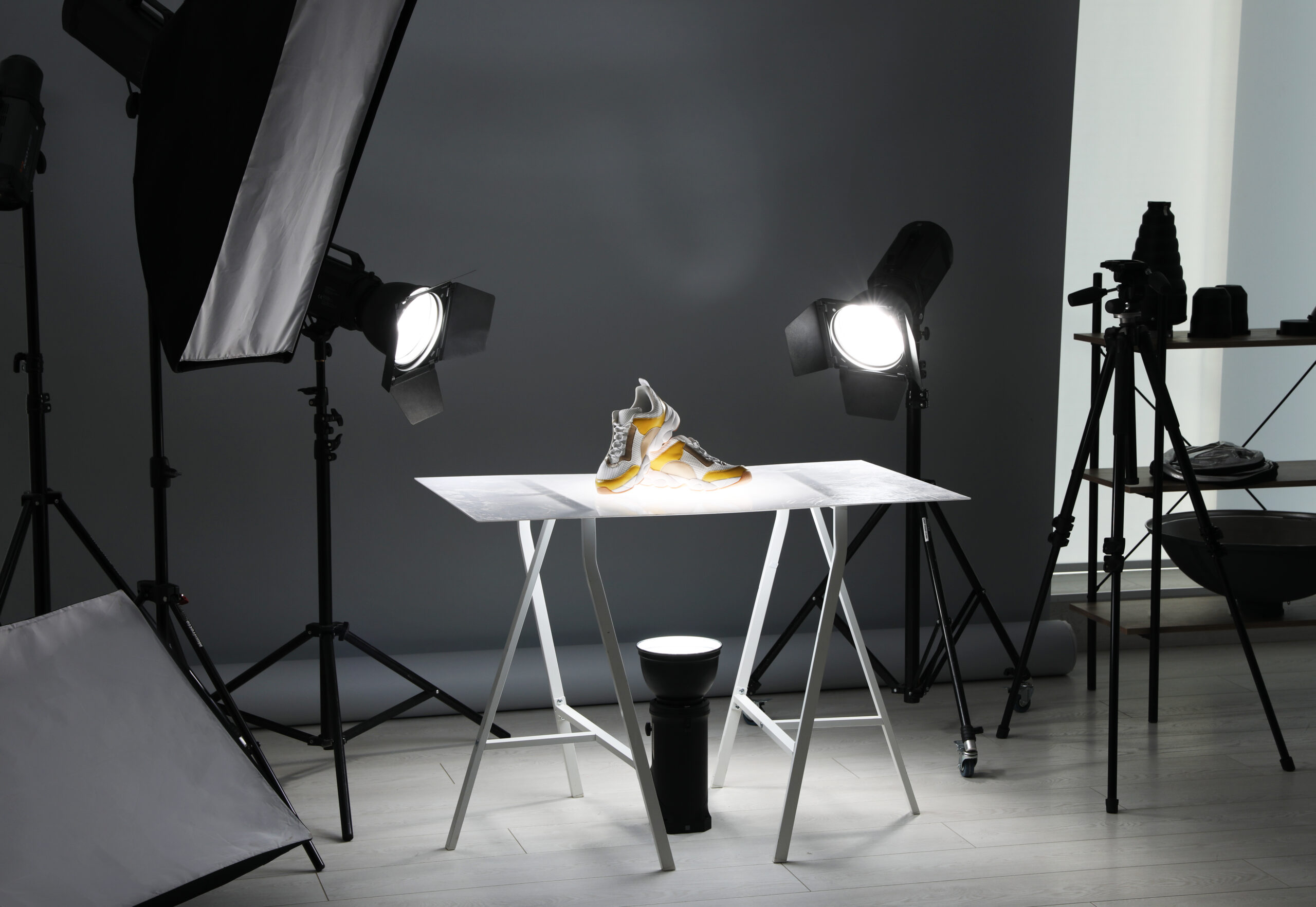 Professional photography equipment prepared for shooting stylish shoes in studio - Product Photography